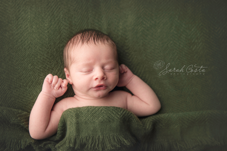 newborn baby photographer vancouver wa.jpg